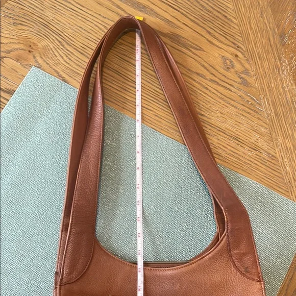 Brown Distressed Leather Vintage Fossil 1954 Key Shoulder Bag. - Picture 6 of 11